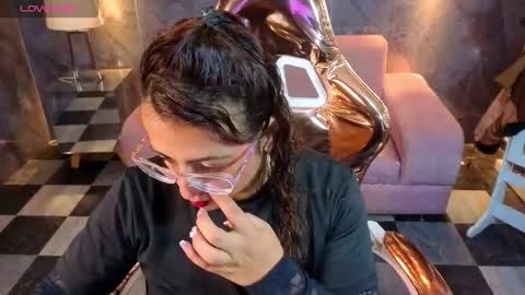 Snapshot of _evoni_b chatting on October 2025 07:42:02 PM evoni online show from October 2025 07:42:02 PM