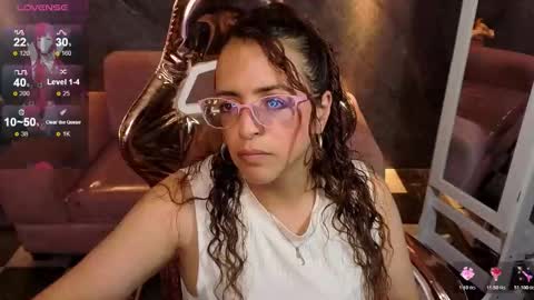 Snapshot of _evoni_b chatting on November 2025 07:57:02 PM evoni online show from November 2025 07:57:02 PM