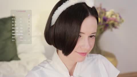 Essie  online show from December 2024 02:35:01 AM