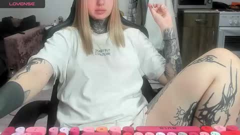 Snapshot of _feralberry__ chatting on February 2026 07:29:01 AM Alis online show from February 2026 07:29:01 AM