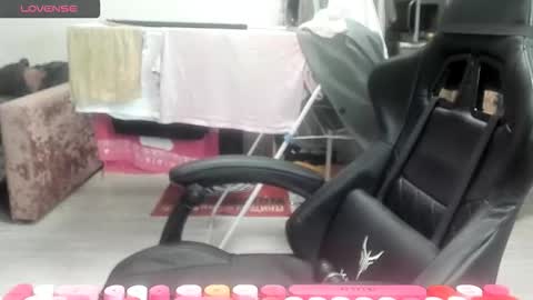 Snapshot of _feralberry__ chatting on February 2026 05:49:01 AM Alis online show from February 2026 05:49:01 AM