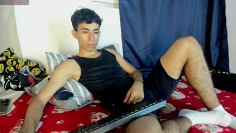 Snapshot of _fiore_ chatting on November 2025 01:00:02 PM jair eduardo online show from November 2025 01:00:02 PM