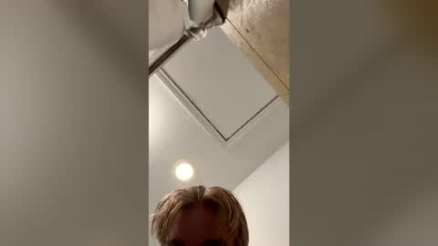 Snapshot of _frosty_69 chatting on June 2026 04:19:02 PM _frosty_69 online show from June 2026 04:19:02 PM