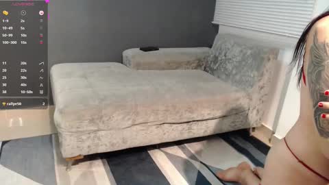 Laura  Juan online show from February 2025 08:07:02 PM