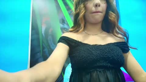 Snapshot of _gold_strawberry_ chatting on June 2026 10:36:02 PM _gold_strawberry_ online show from June 2026 10:36:02 PM