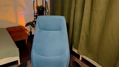 _goldilocks__ online show from October 2025 05:54:01 PM