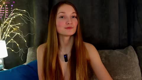 Snapshot of _green_green_ chatting on February 2025 01:36:01 AM Milly online show from February 2025 01:36:01 AM