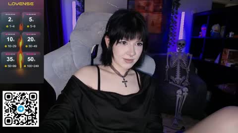 Snapshot of _gummybears_ chatting on June 2026 06:18:02 AM Tori online show from June 2026 06:18:02 AM