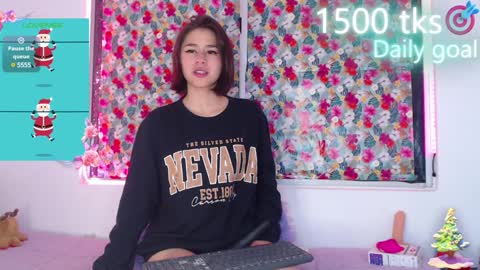 Gwen online show from December 2024 04:01:02 AM