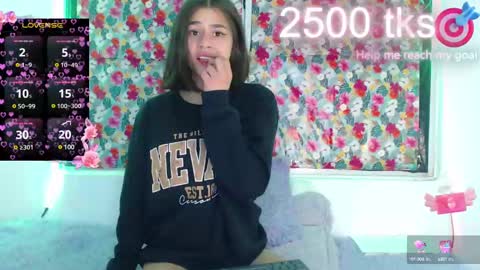 Gwen online show from February 2025 05:02:01 AM