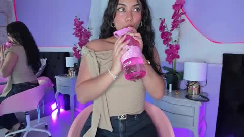 Hanna online show from September 2025 08:24:02 PM