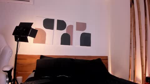 Hanna johnson online show from February 2025 02:08:02 AM