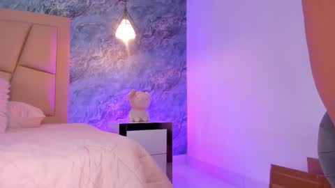 Hollywood online show from October 2025 12:36:01 AM