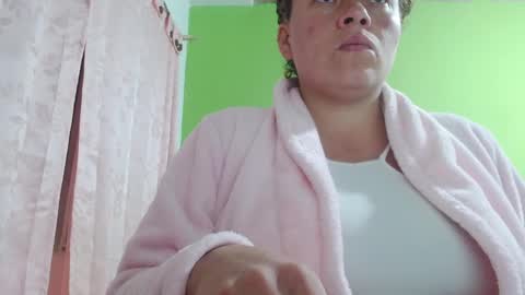 Snapshot of _honey1_ chatting on February 2026 10:35:01 AM Honey online show from February 2026 10:35:01 AM