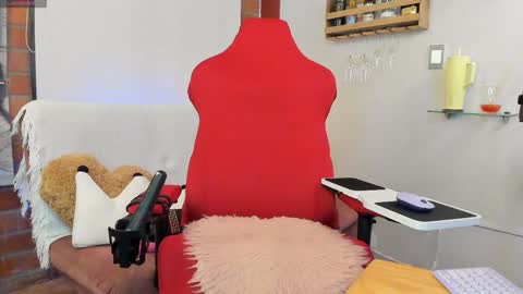 _hottie__ online show from February 2025 10:43:01 PM