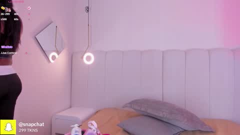 Darlis  online show from November 2025 07:57:01 PM