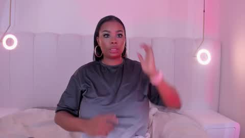 Darlis  online show from November 2025 07:49:02 PM