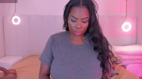 Darlis  online show from February 2026 07:40:01 PM