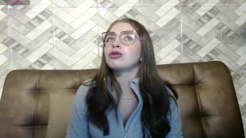 Snapshot of _isaabellaa chatting on June 2026 11:04:02 AM Isa online show from June 2026 11:04:02 AM