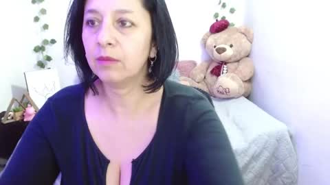 Camila online show from September 2025 09:49:01 PM