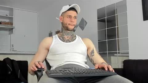 jeison online show from January 2025 09:28:02 PM