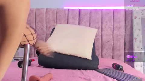 Jasmine online show from November 2025 02:17:01 PM