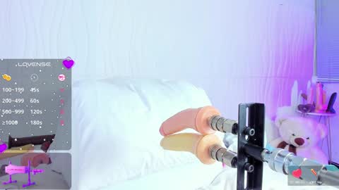 _jasminnee_ online show from January 2025 11:35:01 PM