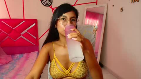 Snapshot of _jessi69_ chatting on February 2025 05:43:02 PM Jesica online show from February 2025 05:43:02 PM