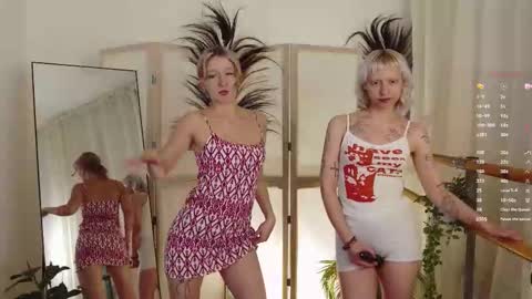 Lolly and Dora online show from November 2025 08:52:01 PM