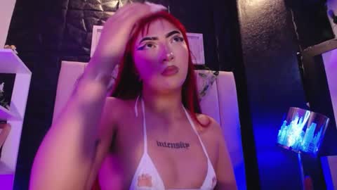 Mia online show from December 2024 04:54:01 PM