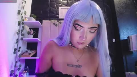 Mia online show from January 2025 06:14:02 PM