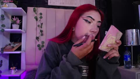 Mia online show from February 2025 04:58:01 PM