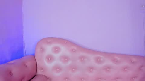 _julisweet_ online show from November 2025 12:15:02 PM