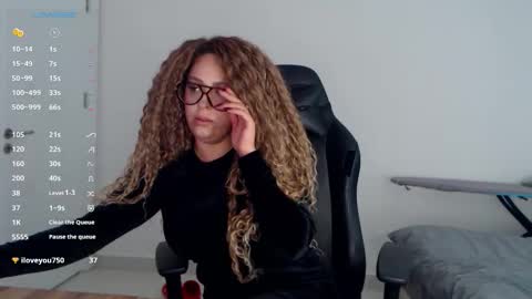 _just_a_queen_3 online show from March 2026 09:02:01 AM