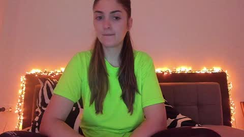 _just_a_simple_girl online show from January 2025 11:37:01 AM