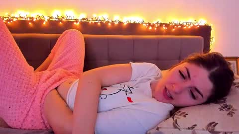 _just_a_simple_girl online show from February 2025 02:23:02 PM