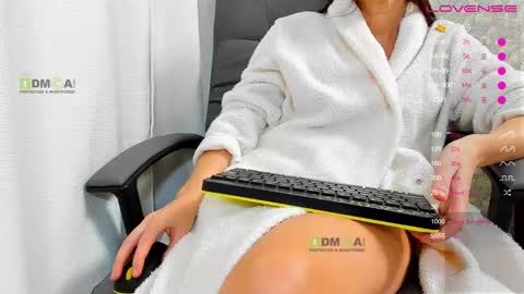 _justcallme_ online show from February 2025 08:26:01 PM