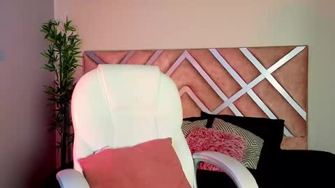 kelly online show from February 2025 12:27:01 PM