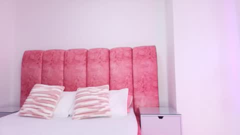 Kendall online show from November 2025 12:04:01 PM