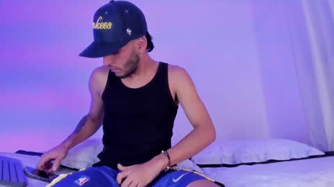 Snapshot of _kevin_xxx chatting on February 2025 12:02:02 PM online show from February 2025 12:02:02 PM