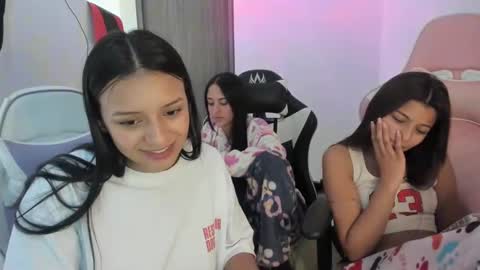 khloe sweet online show from October 2025 05:14:01 PM