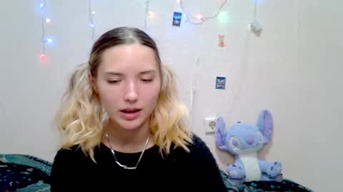 _kikiclark_ online show from September 2025 08:45:01 PM