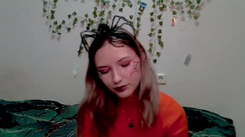 _kikiclark_ online show from October 2025 07:26:02 PM