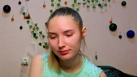 Snapshot of _kikiclark_ chatting on February 2026 08:49:02 PM _kikiclark_ online show from February 2026 08:49:02 PM