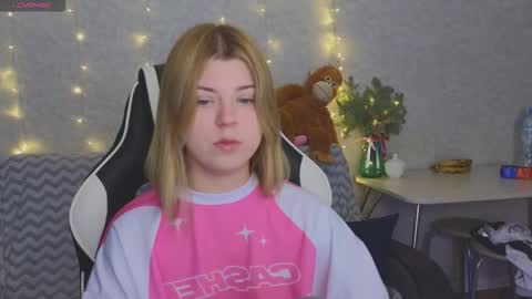 Molly   Emily online show from February 2026 05:36:01 PM