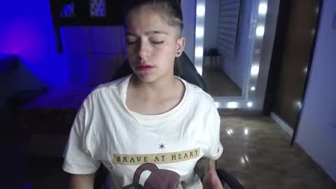 _kitten_1 online show from February 2026 01:09:02 PM