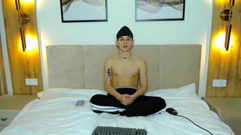 Kurt online show from February 2025 01:56:01 AM