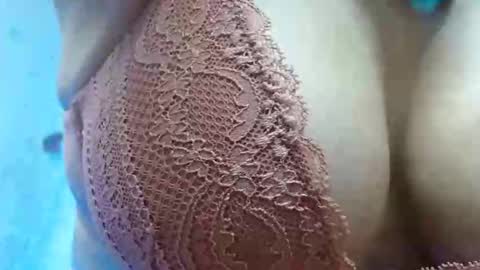 SANDRA online show from November 2025 05:18:02 AM