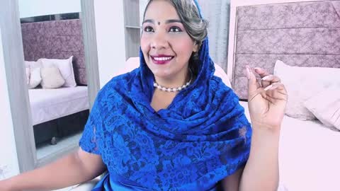 NAILHA SAJANI  online show from January 2025 03:00:01 PM