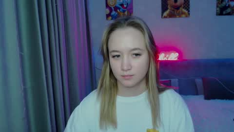 _lalune_ online show from December 2024 12:37:02 AM